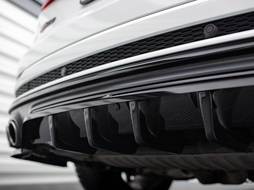 Central Rear Splitter (Vertical Bars) V.2 compatible with Audi SQ8 Mk1