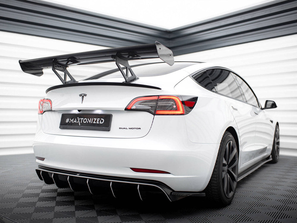 Carbon Spoiler compatible with Tesla Model 3