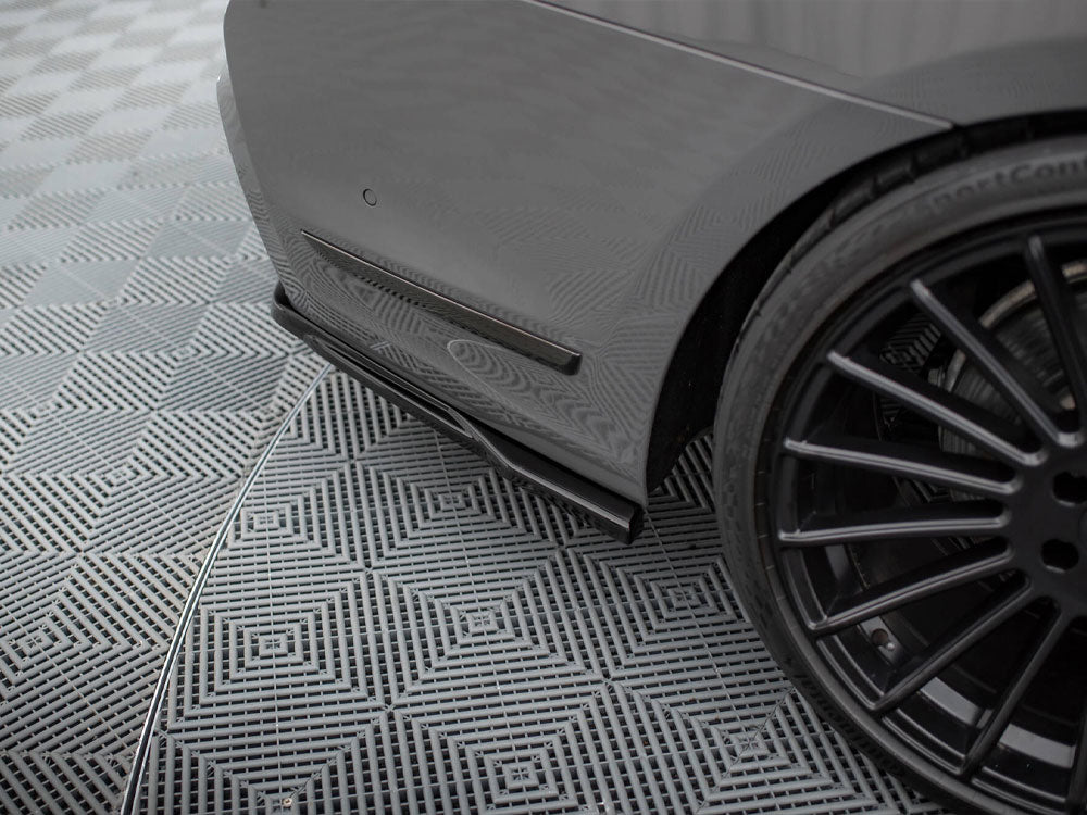 Rear Splitter (Vertical Bars) V.2 compatible with BMW 7 M-Pack G11 / G12 Facelift