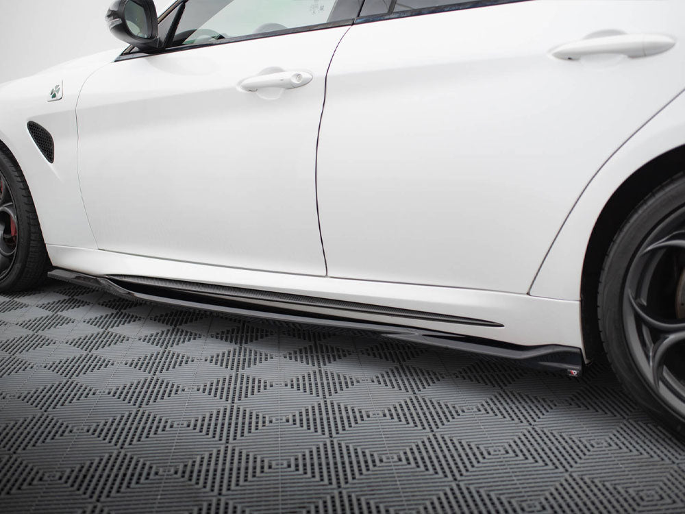Side Skirts Diffusers compatible with Alfa Romeo Giulia Quadrifoglio