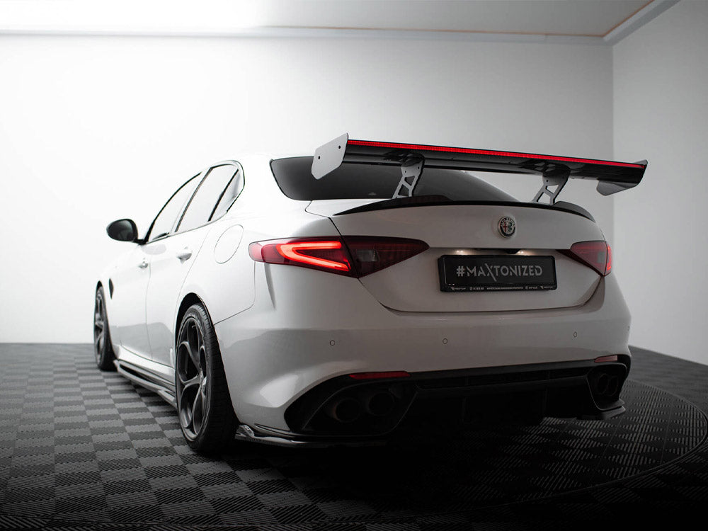 Carbon Spoiler + LED compatible with Alfa Romeo Giulia Quadrifoglio