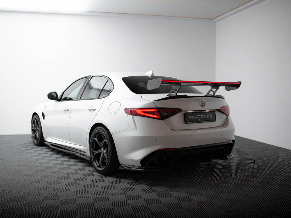 Carbon Spoiler + LED compatible with Alfa Romeo Giulia Quadrifoglio