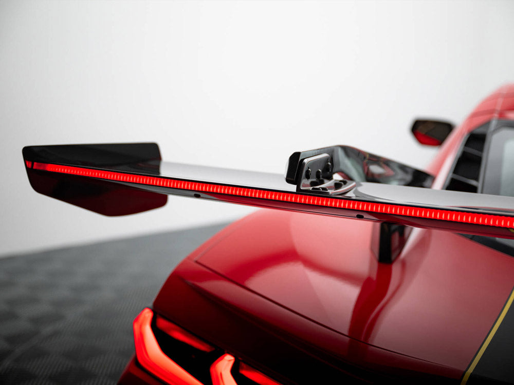 Carbon Spoiler + LED compatible with Chevrolet Corvette C8