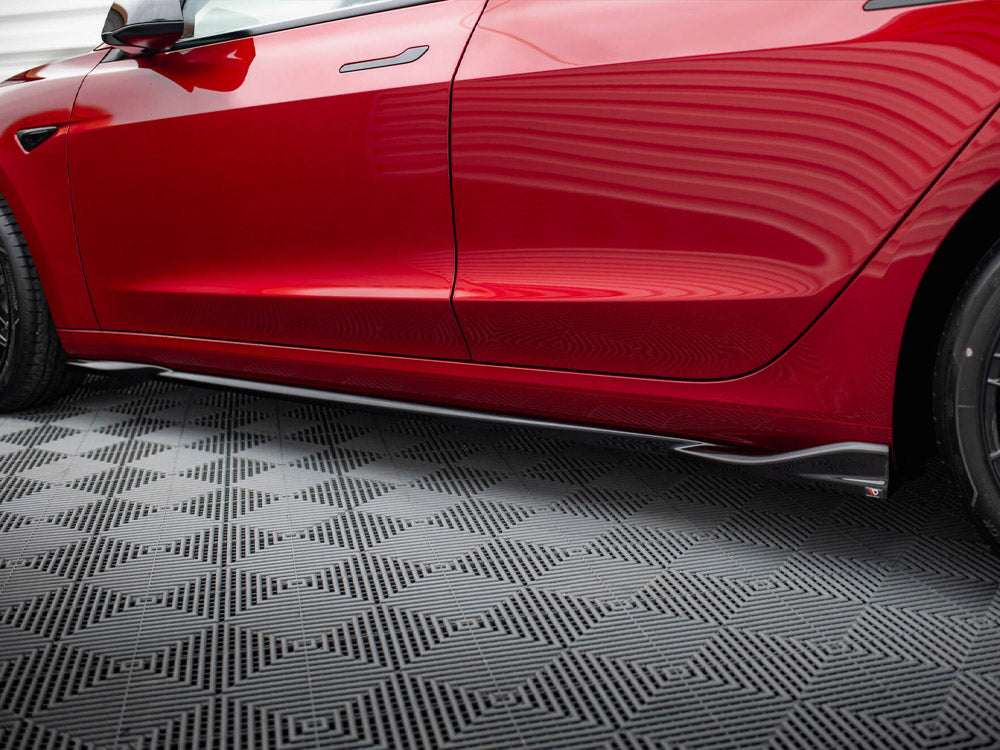 Side Skirts Diffusers V.1 compatible with Tesla Model 3 Mk1 / Mk1 Facelift
