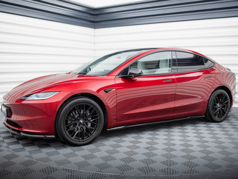 Side Skirts Diffusers V.2 compatible with Tesla Model 3 Mk1 / Mk1 Facelift