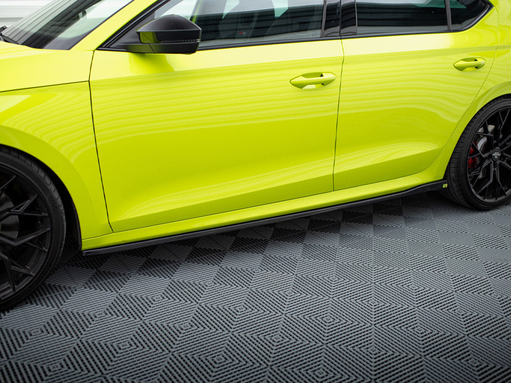 Full Body Kit compatible with Skoda Octavia RS Mk4