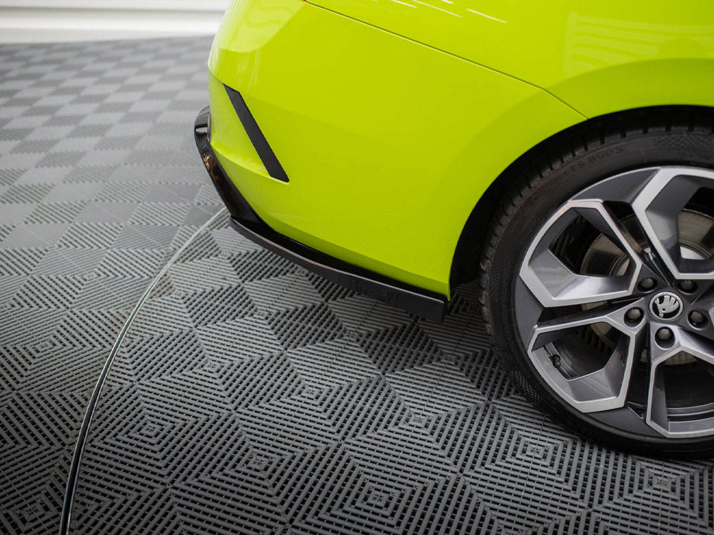 Full Body Kit compatible with Skoda Octavia RS Mk4