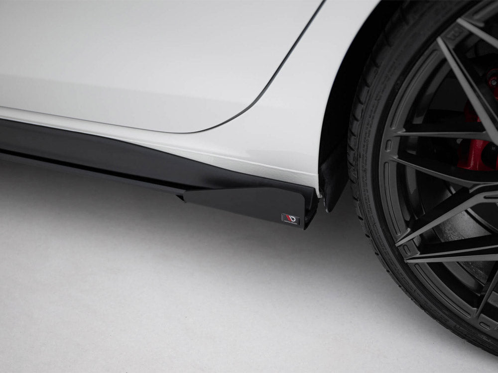 Side Flaps compatible with Volkswagen Golf GTI / GTE / GTI Clubsport / R-Line Mk8