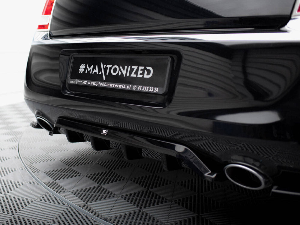 Rear Splitter (Vertical Bars) compatible with Chrysler 300 Mk2