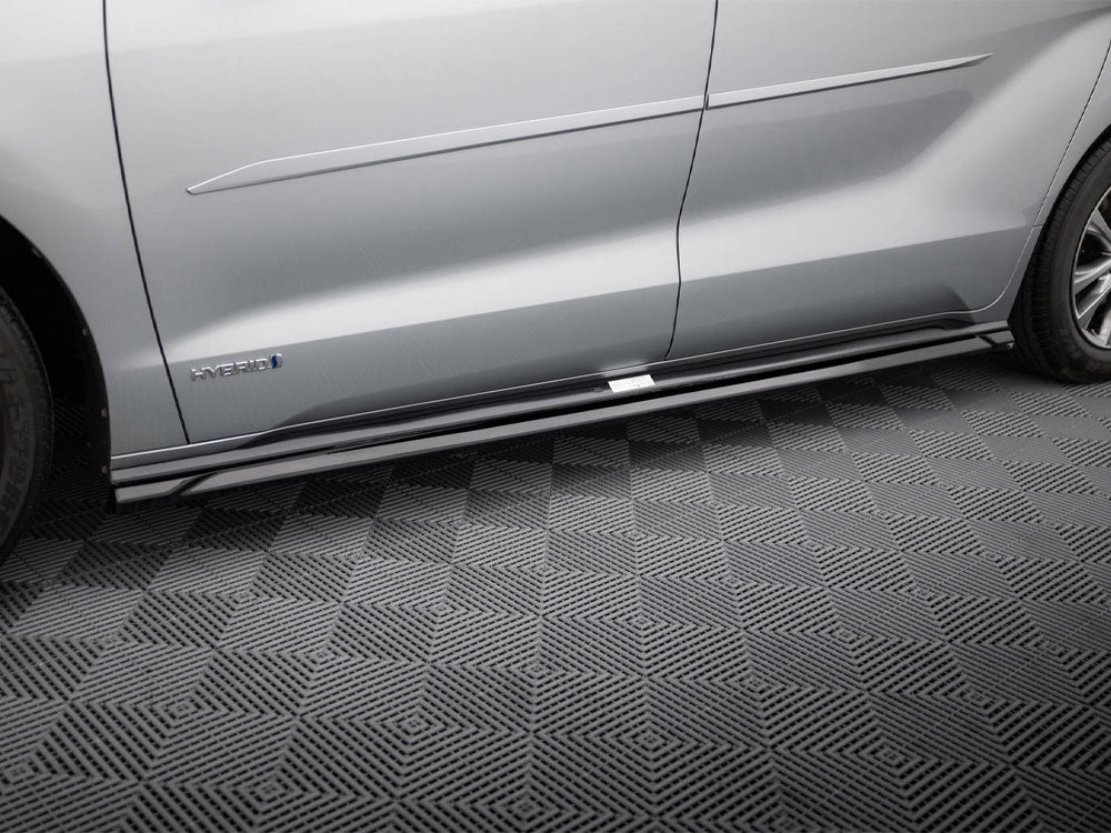 Side Skirts Diffusers compatible with Toyota Sienna Mk4