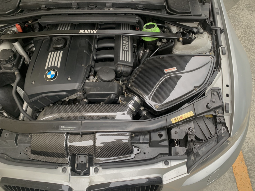BMW E9X 323i / 325i / 330i N52 ARMASPEED Carbon fiber Cold Air Intake